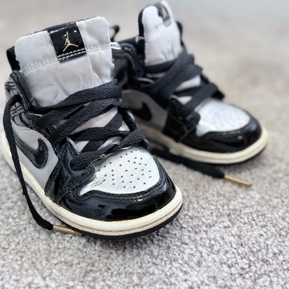 Nike Air Jordan 1 Mid SE Toddler shoes
